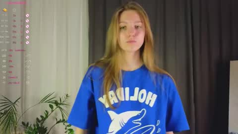 Snapshot of keylalong chatting on March 2, 12:01 pm Hi Im Mary Glad to see you in my room PVT is open online show from March 2, 12:01 pm