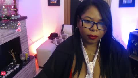 Snapshot of keylathomson chatting on May 19, 10:32 am Keyla online show from May 19, 10:32 am