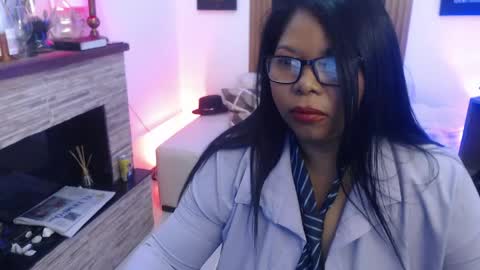 Snapshot of keylathomson chatting on May 25, 10:32 am Keyla online show from May 25, 10:32 am