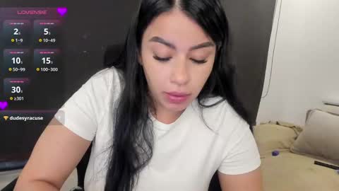 Laura online show from December 1, 11:14 pm