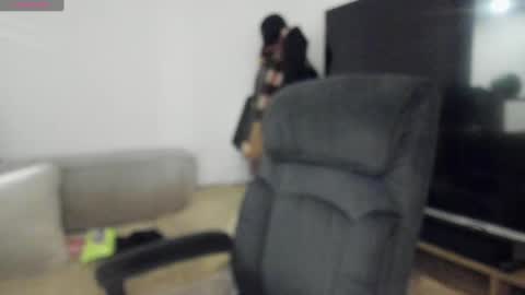 Laura online show from December 13, 1:15 am