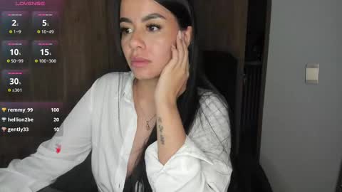 Laura online show from December 25, 11:00 am