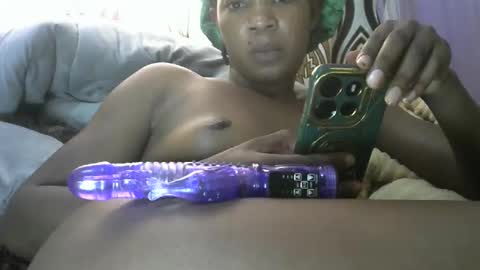 kezzia2 online show from January 9, 7:44 am