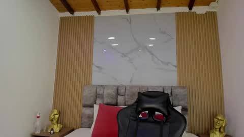 Snapshot of khalifa_fletcher chatting on December 23, 10:01 pm khalifa online show from December 23, 10:01 pm