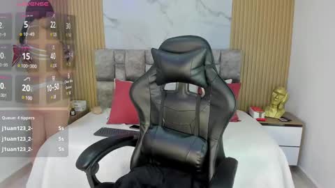 Snapshot of khalifa_fletcher chatting on December 26, 8:42 pm khalifa online show from December 26, 8:42 pm