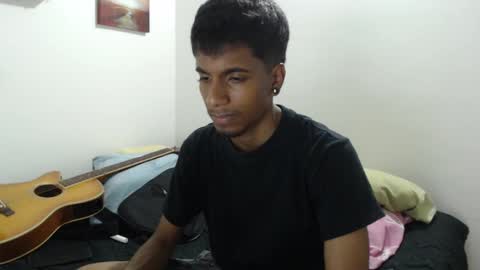 khevinlopezonig online show from December 25, 5:37 am