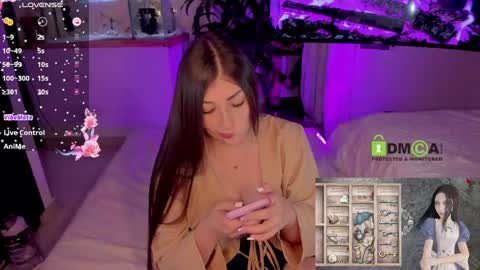 Snapshot of khionebesset chatting on January 12, 10:12 am Khi.  online show from January 12, 10:12 am