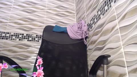 khloe33 online show from February 18, 10:06 pm