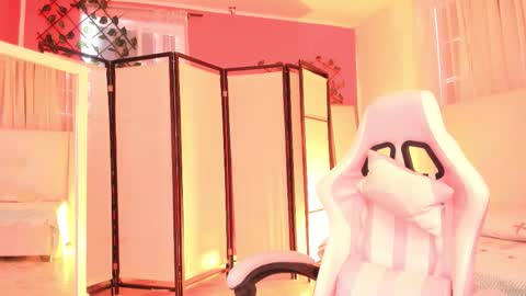 Khloe online show from October 22, 12:27 pm