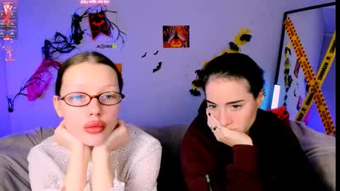 khloebeauty online show from October 25, 7:19 pm