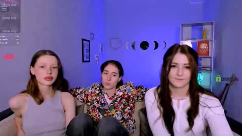 khloebeauty online show from December 16, 8:25 pm