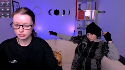 khloebeauty online show from February 28, 8:10 pm