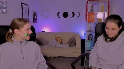 khloebeauty online show from March 13, 8:15 pm