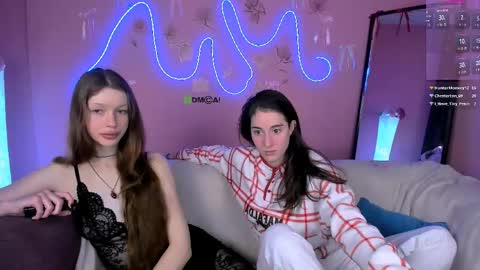 khloebeauty online show from April 15, 7:58 pm