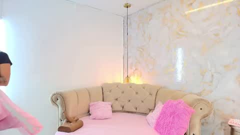 Khloe online show from February 4, 5:13 am