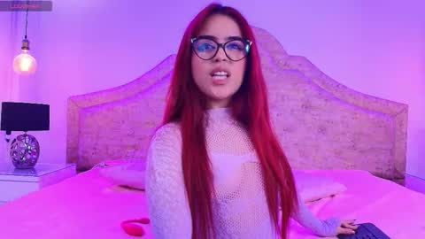 khloejohnson online show from October 19, 3:29 am