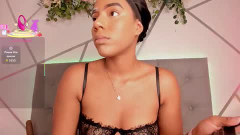 khloerosee online show from February 11, 8:25 pm