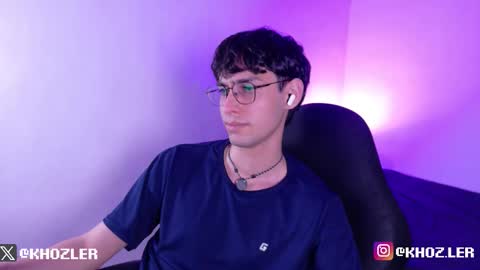 Snapshot of khozler_ chatting on January 14, 12:05 am khozler_ online show from January 14, 12:05 am