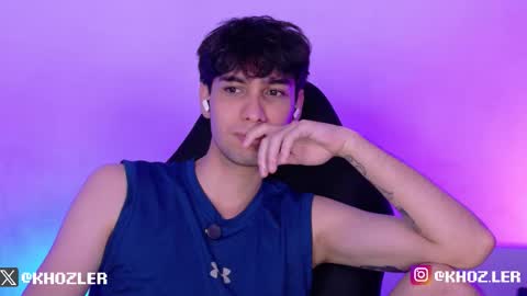 Snapshot of khozler_ chatting on January 19, 1:42 am khozler_ online show from January 19, 1:42 am