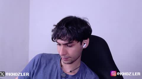 Snapshot of khozler_ chatting on February 5, 3:55 am khozler_ online show from February 5, 3:55 am