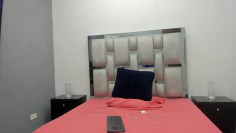 Snapshot of khris__evans chatting on April 10, 11:04 am Kris Evans online show from April 10, 11:04 am
