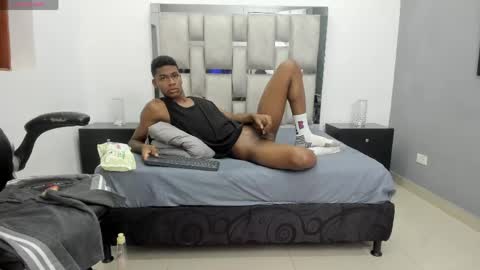 Snapshot of khris__evans chatting on April 23, 12:29 pm Kris Evans online show from April 23, 12:29 pm