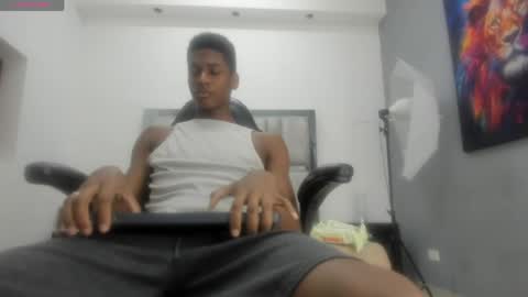 Snapshot of khris__evans chatting on May 2, 11:04 am Kris Evans online show from May 2, 11:04 am