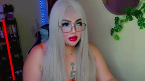 kiacum4u online show from April 17, 8:45 pm