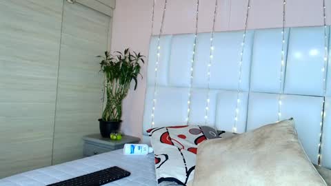    N         M online show from February 1, 8:58 pm