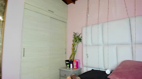    N         M online show from September 18, 12:07 pm