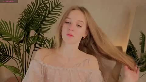 Snapshot of kianawhite chatting on November 23, 3:56 pm kianawhite online show from November 23, 3:56 pm