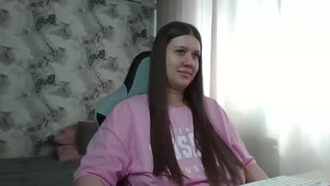 kianna_dior_ online show from March 12, 9:48 am