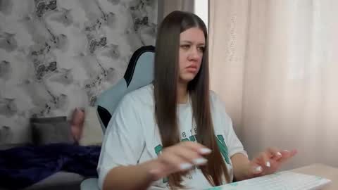 kianna_dior_ online show from April 18, 9:46 am