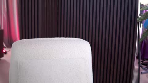 Snapshot of kiara_moreno chatting on September 27, 9:47 am kiara_moreno online show from September 27, 9:47 am