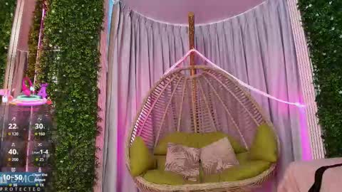 Kiara Zahiri online show from October 2, 11:06 am