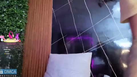 Kiara Zahiri online show from October 10, 11:09 am