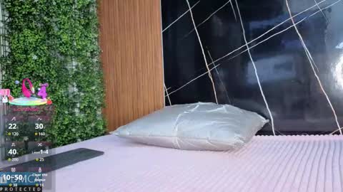 Kiara Zahiri online show from October 17, 11:02 am