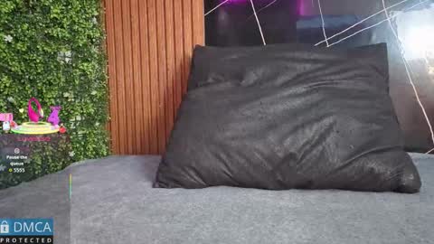 Kiara Zahiri online show from October 31, 11:11 am