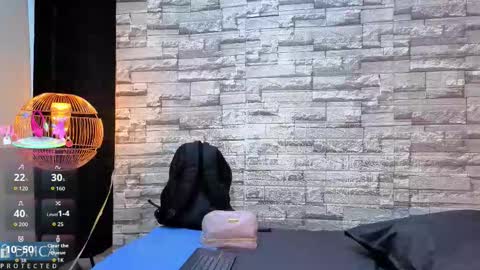 Kiara Zahiri online show from November 26, 11:44 am