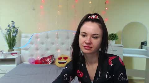 Snapshot of kiaracriegs chatting on January 15, 4:04 am Kara online show from January 15, 4:04 am