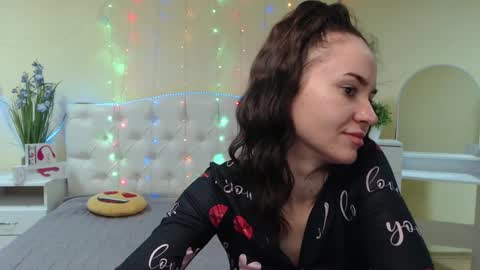 Snapshot of kiaracriegs chatting on January 20, 3:59 am Kara online show from January 20, 3:59 am