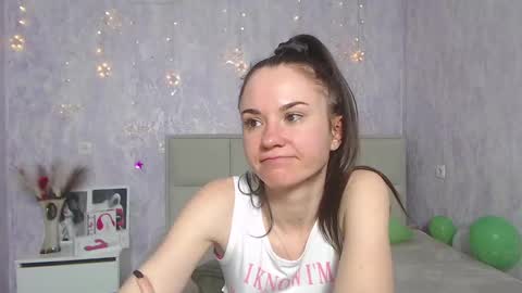 Snapshot of kiaracriegs chatting on January 26, 4:41 am Kara online show from January 26, 4:41 am