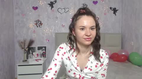 Snapshot of kiaracriegs chatting on February 3, 1:09 am Kara online show from February 3, 1:09 am