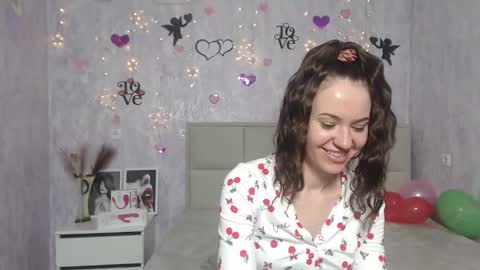 Snapshot of kiaracriegs chatting on February 3, 4:14 am Kara online show from February 3, 4:14 am