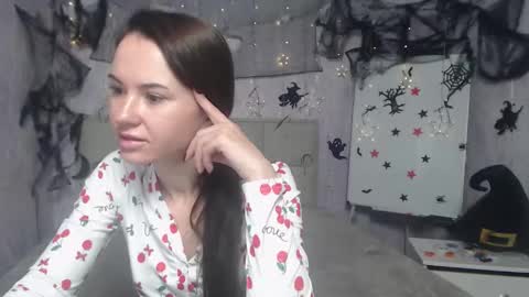 Snapshot of kiaracriegs chatting on October 19, 5:46 pm Kara online show from October 19, 5:46 pm