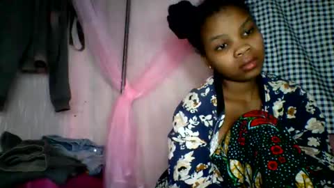 Snapshot of kiarah_69 chatting on May 28, 5:05 am kiarah 69 online show from May 28, 5:05 am