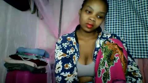 Snapshot of kiarah_69 chatting on June 8, 2:17 pm kiarah 69 online show from June 8, 2:17 pm