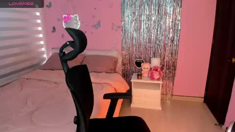 Kiarielle online show from April 14, 8:26 pm