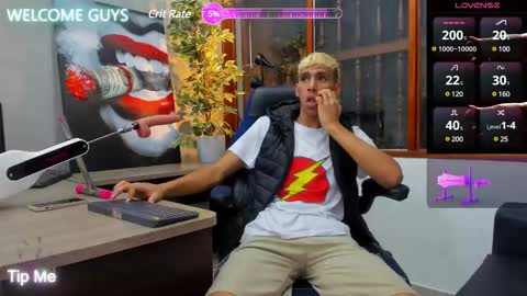 Kieran Derek online show from January 18, 7:37 pm