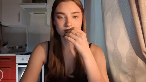 Ola my name is Lissa  Lets hit 10 Thumbs Up together   online show from May 29, 2:15 pm